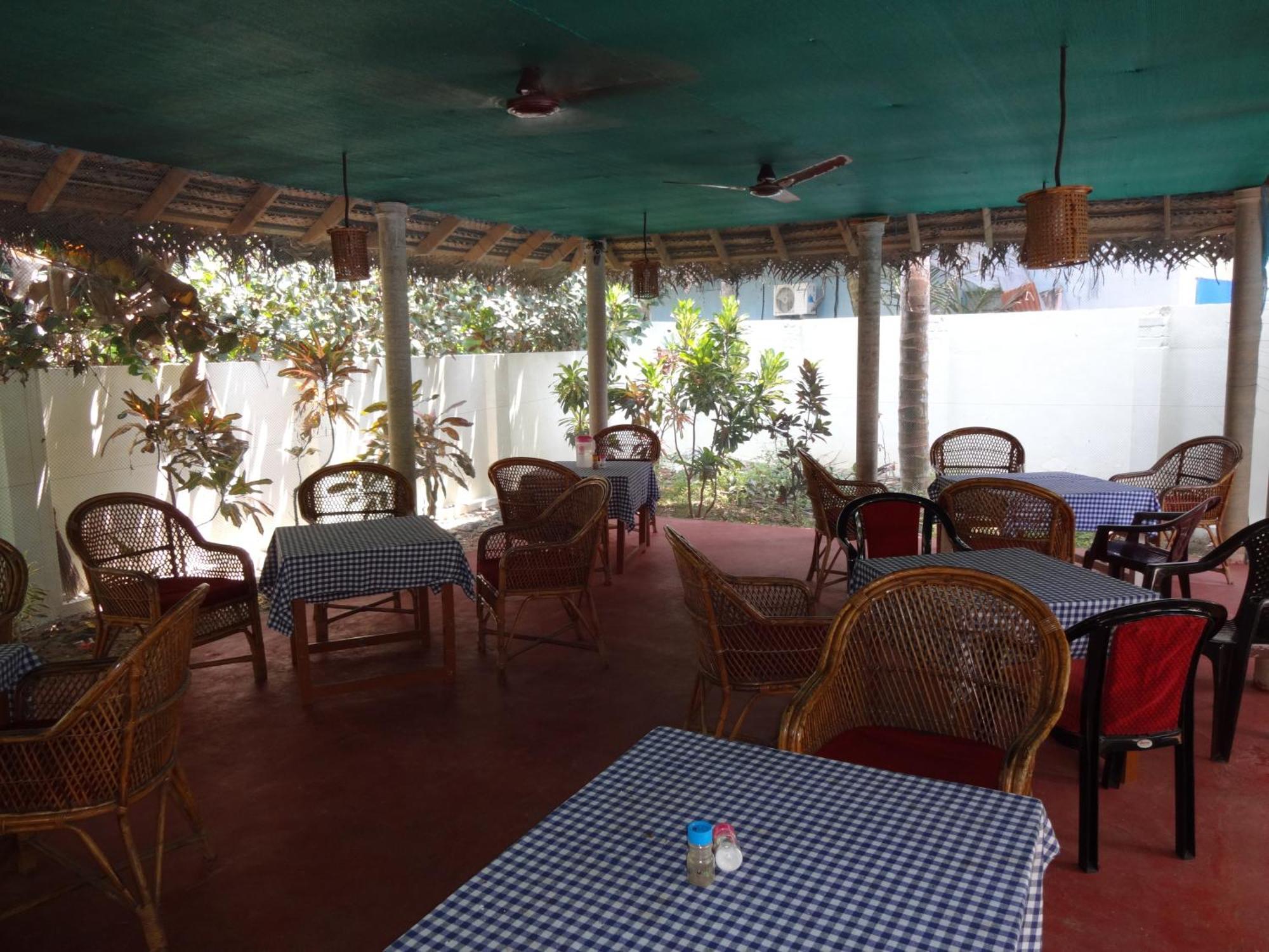 Hotel Thushara Kovalam Exterior photo