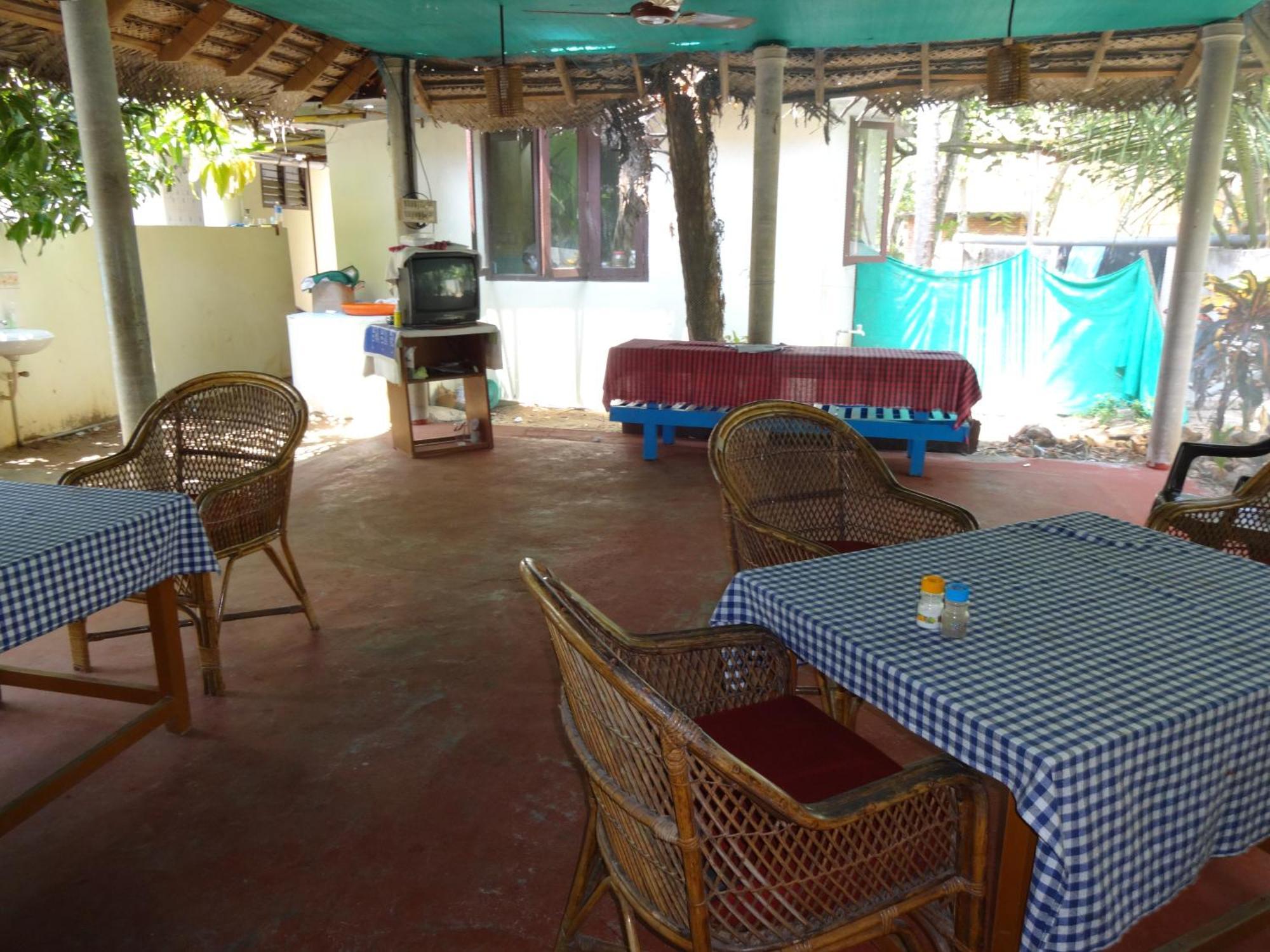 Hotel Thushara Kovalam Exterior photo